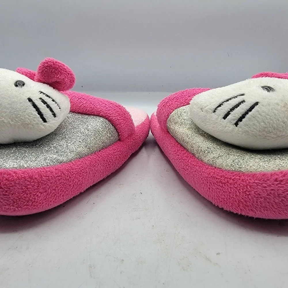 Hello Kitty Sanrio Girls Size 13/1 Pink Fluffy Warm Slippers Plush Kitty